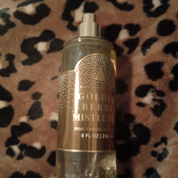 DISCONTINUED Bath and Body Golden Berry Mistletoe Fine Fragrance Mist 8 fl oz - Picture 3 of 5